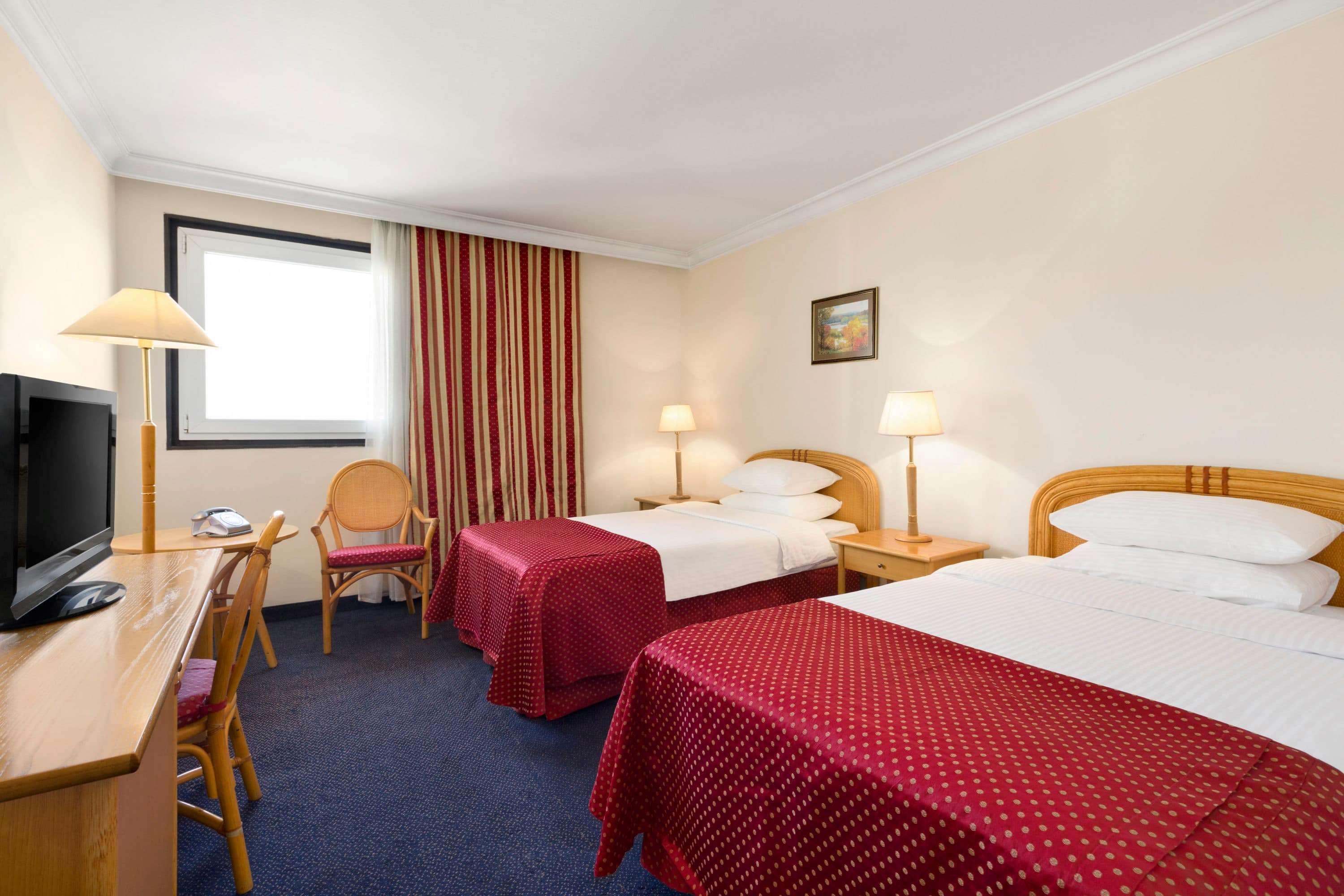 Ramada By Wyndham Center Hotel 4*