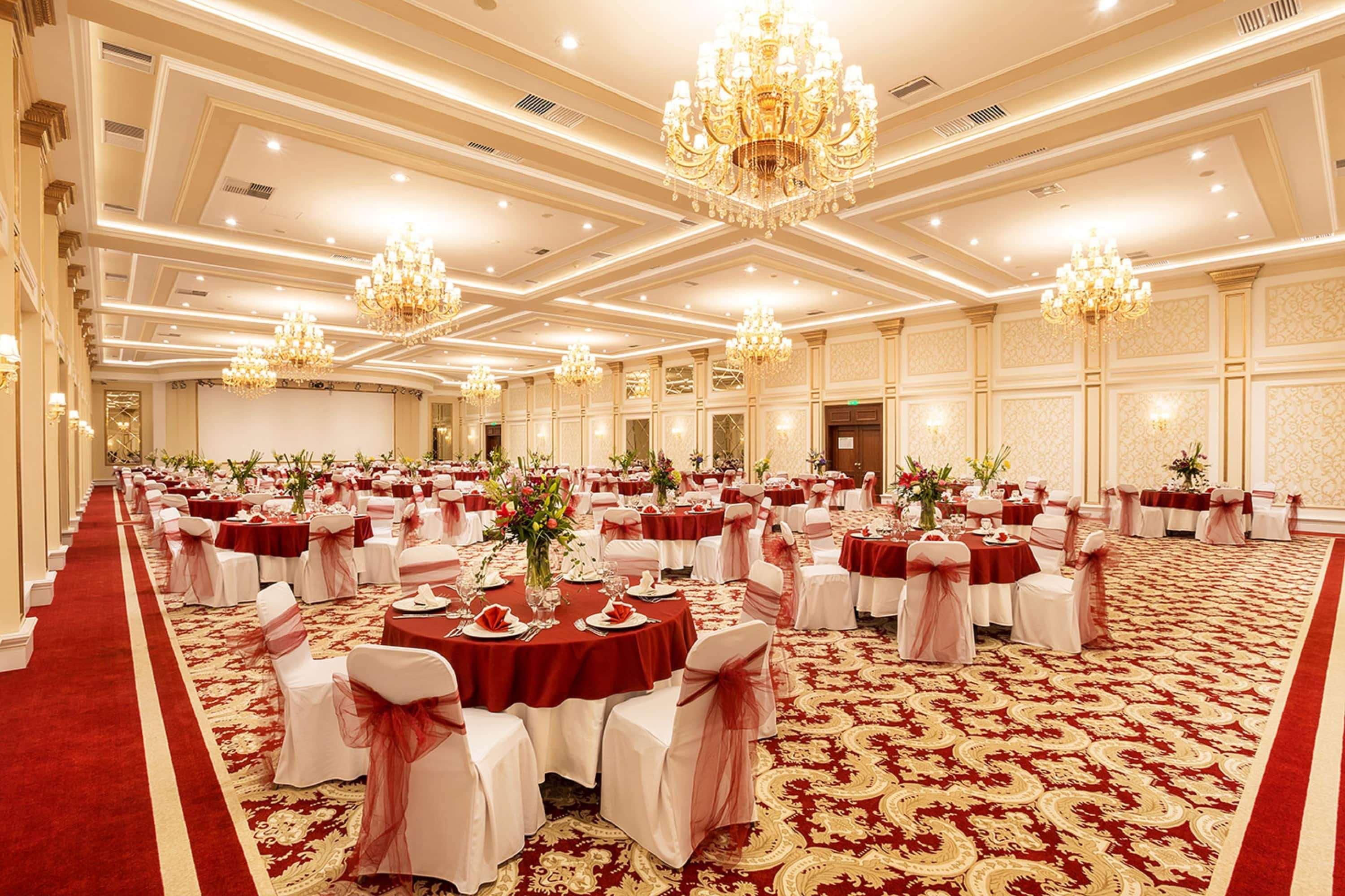 Ramada By Wyndham Center