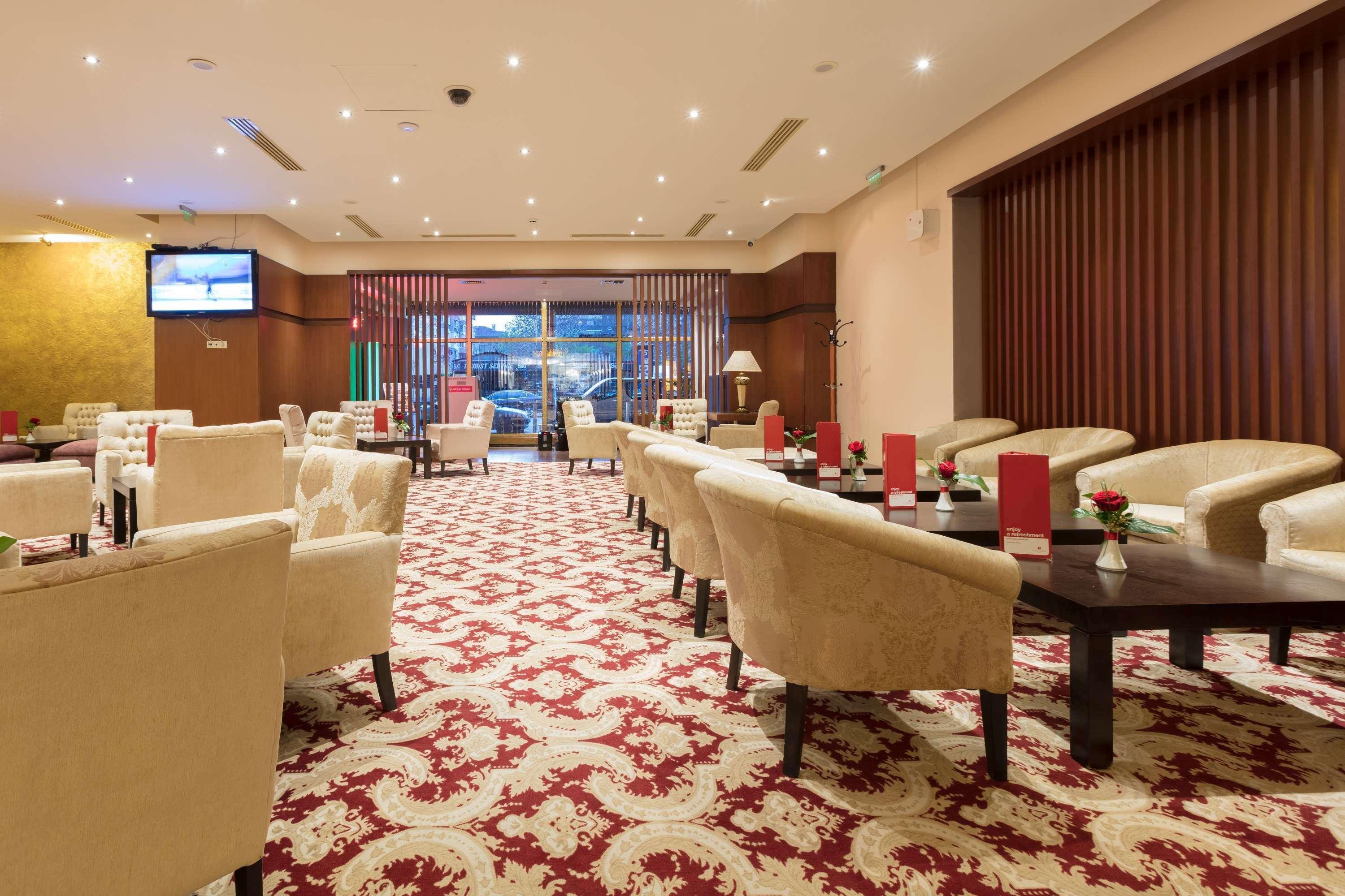 Ramada By Wyndham Center 4*