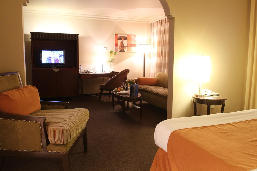 Ramada By Wyndham Center