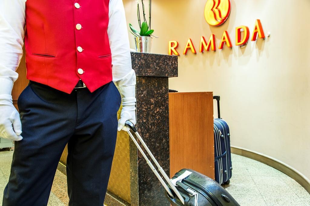 Hotel Ramada By Wyndham Center 4*