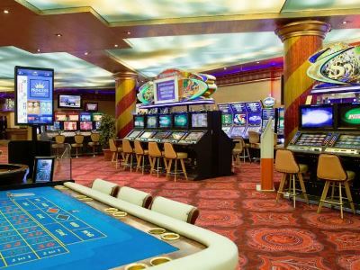 Ramada By Wyndham Center Hotel
